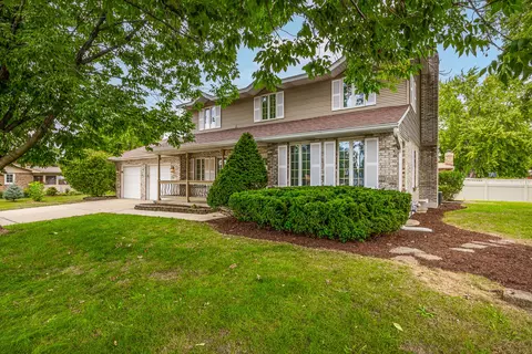805 Grumman Ct, New Lenox, IL 60451