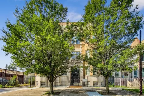 4646 S Prairie Ave #3S, Chicago, IL 60653