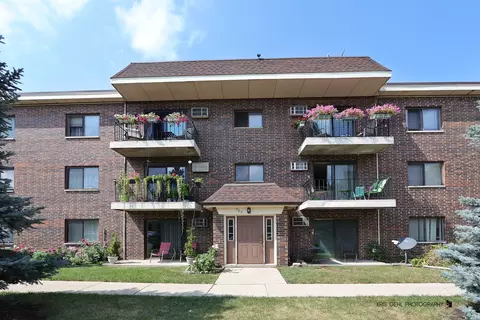 965 N Rohlwing Rd #101A, Addison, IL 60101