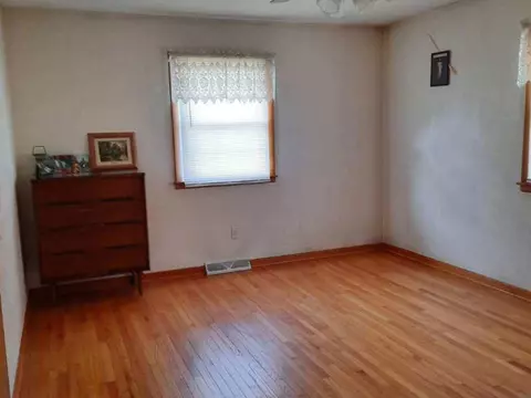 Bedroom - 543 Chaney Ave, Crest Hill, IL 60403 photo 1 of 3
