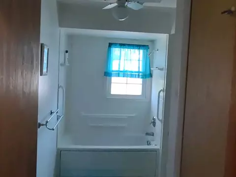 Bath - 543 Chaney Ave, Crest Hill, IL 60403 photo 1 of 1