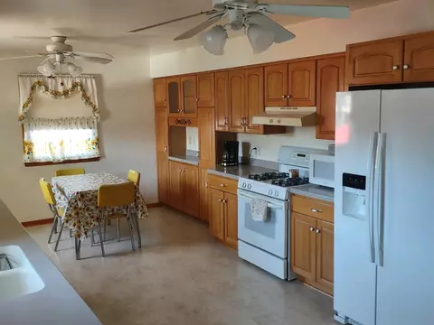 Kitchen - 543 Chaney Ave, Crest Hill, IL 60403 photo 4 of 4