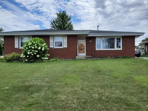 Exterior - 543 Chaney Ave, Crest Hill, IL 60403 photo 2 of 3