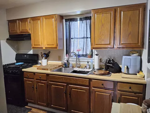 Kitchen - 611 E Mill St, Bloomington, IL 61701 photo 2 of 2