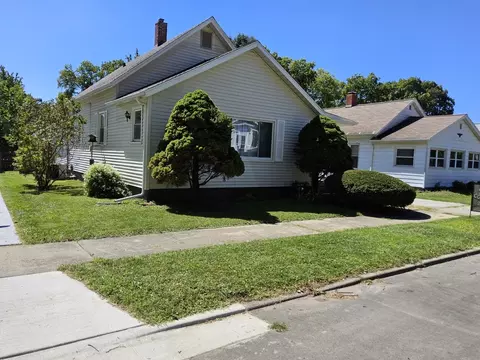 Exterior - 611 E Mill St, Bloomington, IL 61701 photo 2 of 4