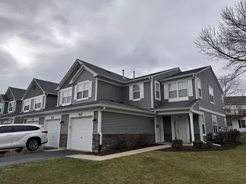 917 Genesee Dr, Naperville, IL 60563