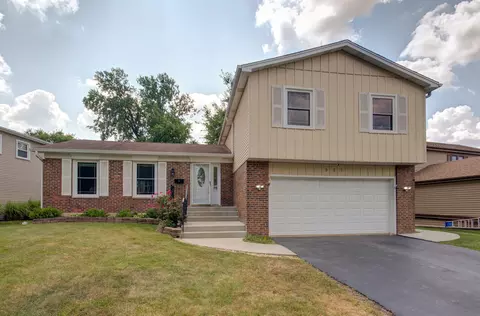 337 Collen Dr, Lombard, IL 60148