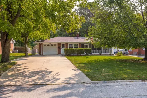 112 Eastview Dr, Normal, IL 61761