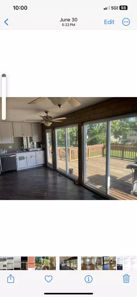 Kitchen - 535 Northview Ln, Hoffman Estates, IL 60169 photo 1 of 1