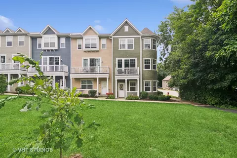 66 Lakeview Pl, Lake Zurich, IL 60047