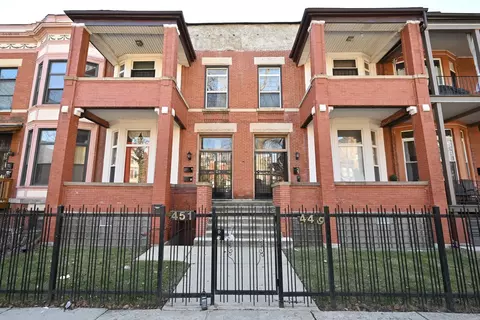 449 E Oakwood Blvd #1, Chicago, IL 60653