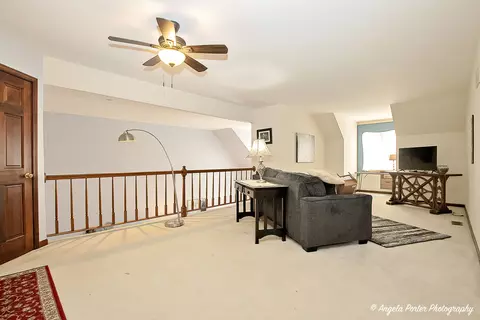 5627 Chesapeake Dr, Mchenry, IL 60050 photo 3