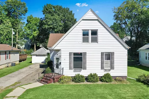 Exterior - 306 S State St, Bloomington, IL 61701 photo 2 of 9
