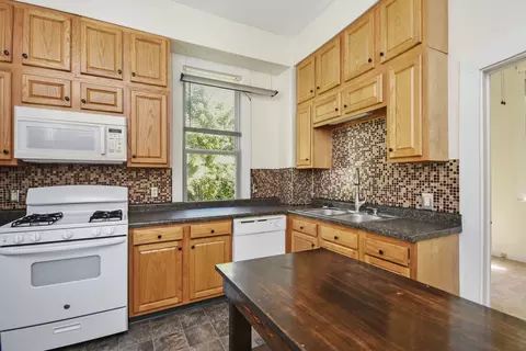 Kitchen - 306 S State St, Bloomington, IL 61701 photo 5 of 6