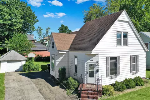 306 S State St, Bloomington, IL 61701