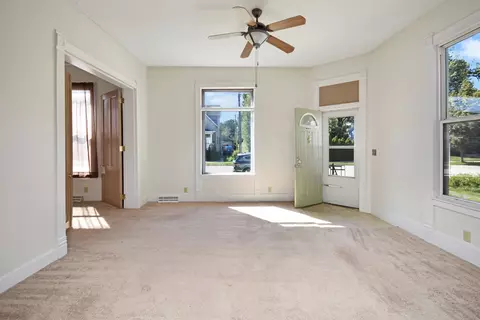 Living - 306 S State St, Bloomington, IL 61701 photo 4 of 7