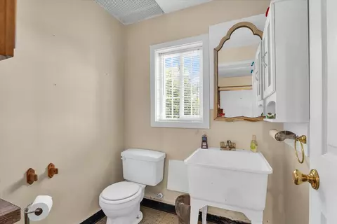 Bath - 1612 Golfview Cir, Rantoul, IL 61866 photo 4 of 4