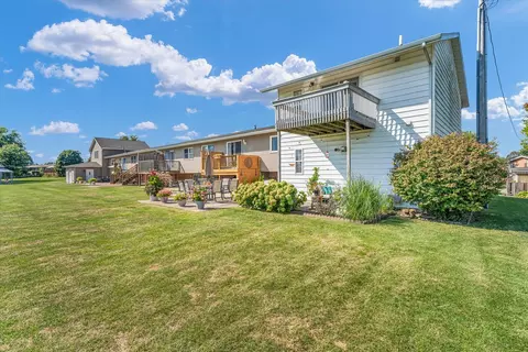 Exterior - 1612 Golfview Cir, Rantoul, IL 61866 photo 7 of 12