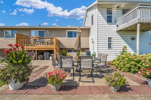 Exterior - 1612 Golfview Cir, Rantoul, IL 61866 photo 6 of 12