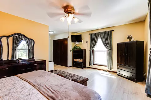 1015 N Dovington Dr, Hoffman Estates, IL 60169 photo 20