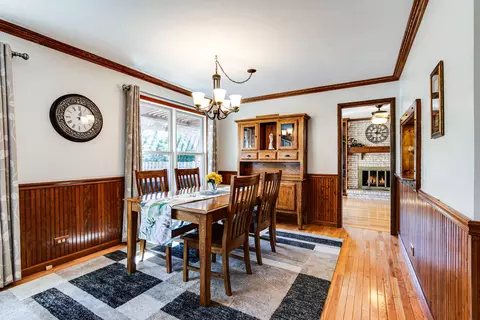 1015 N Dovington Dr, Hoffman Estates, IL 60169 photo 7