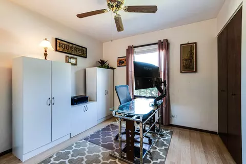 1015 N Dovington Dr, Hoffman Estates, IL 60169 photo 17
