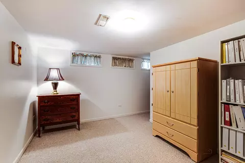 1015 N Dovington Dr, Hoffman Estates, IL 60169 photo 25