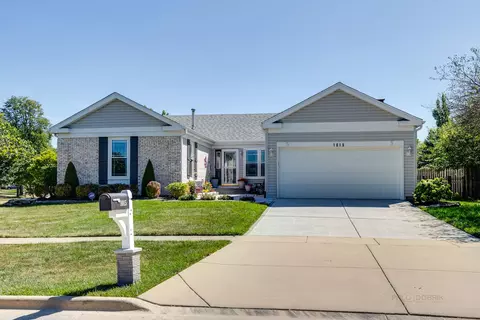 1015 N Dovington Dr, Hoffman Estates, IL 60169