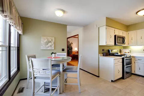 1015 N Dovington Dr, Hoffman Estates, IL 60169 photo 13
