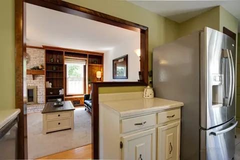 1015 N Dovington Dr, Hoffman Estates, IL 60169 photo 15