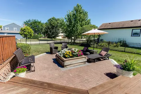 1015 N Dovington Dr, Hoffman Estates, IL 60169 photo 31