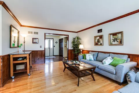 1015 N Dovington Dr, Hoffman Estates, IL 60169 photo 6