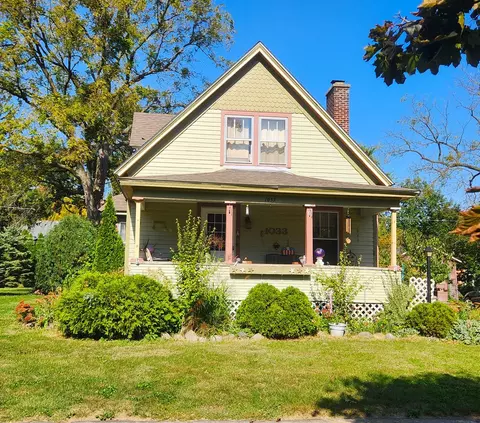 1033 Garfield Ave S, Aurora, IL 60506