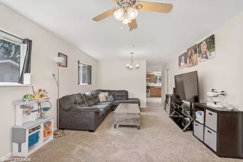 225 E Prairie Ave, Manhattan, IL 60442 photo 2