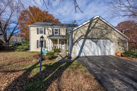 6 Cedar Gate Cir, Sugar Grove, IL 60554