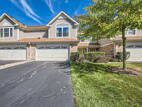 353 Bloomfield Ct, Vernon Hills, IL 60061