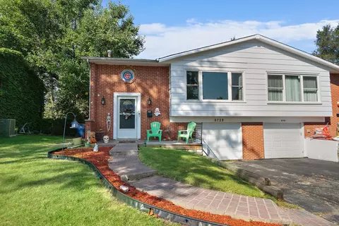 6728 Valley View Rd, Hanover Park, IL 60133