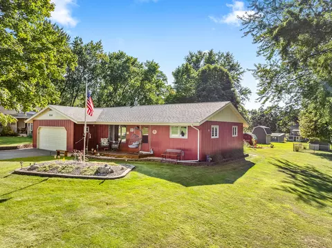 720 Elm St, Hampshire, IL 60140