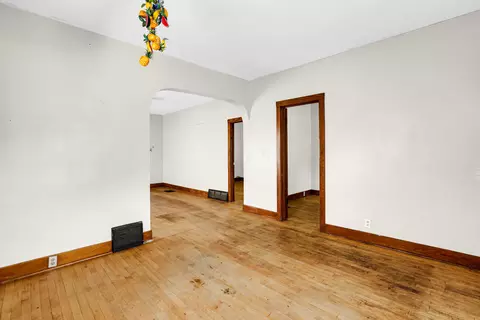 Living - 516 Brook St, Elgin, IL 60120 photo 5 of 6