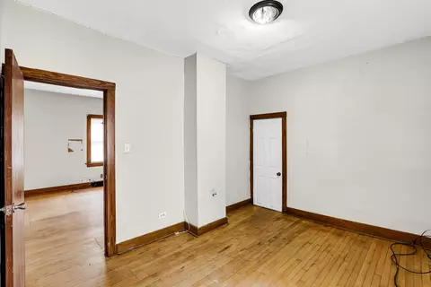 Bedroom - 516 Brook St, Elgin, IL 60120 photo 3 of 4