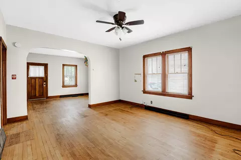 Living - 516 Brook St, Elgin, IL 60120 photo 3 of 6