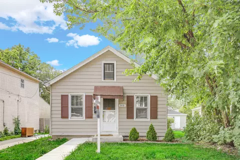 Exterior - 516 Brook St, Elgin, IL 60120 photo 1 of 4
