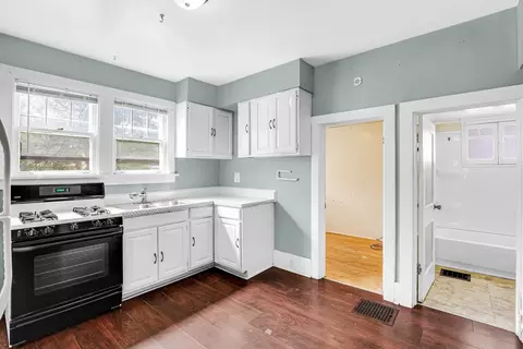 Kitchen - 516 Brook St, Elgin, IL 60120 photo 1 of 2