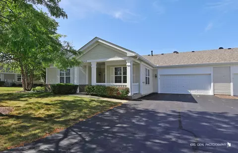 39582 N Cambridge Blvd, Beach Park, IL 60083