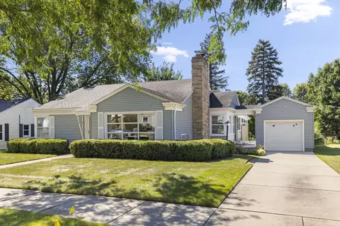 112 S Alfred Ave, Elgin, IL 60123