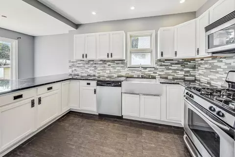 3105 Oak Ave, Brookfield, IL 60513 photo 9