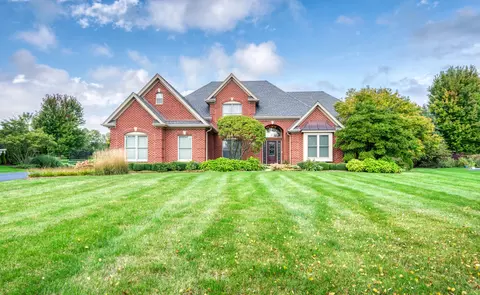 39 W346 Cambridge Ct, Saint Charles, IL 60175