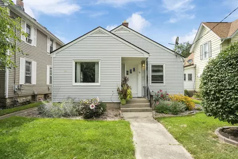 721 Sexton St, Aurora, IL 60505