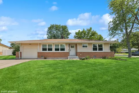 450 Landmeier Rd, Elk Grove Village, IL 60007