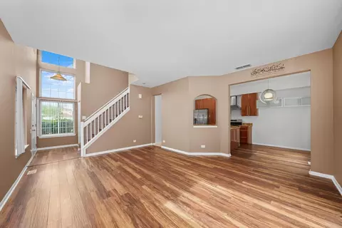 780 Mesa Dr, Elgin, IL 60123 photo 6